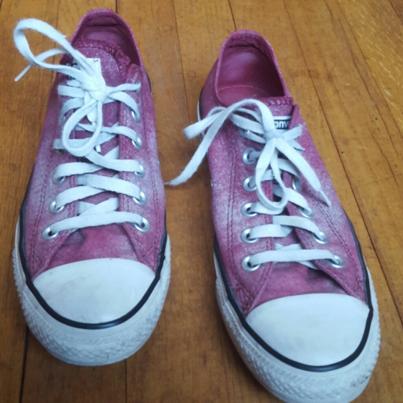 Frosted Burgundy Converse - Picture 3 of 9